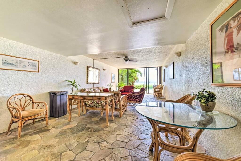 Maui Oceanfront Haven: Beachside Retreat With Turtle & Whale Watching Wailuku