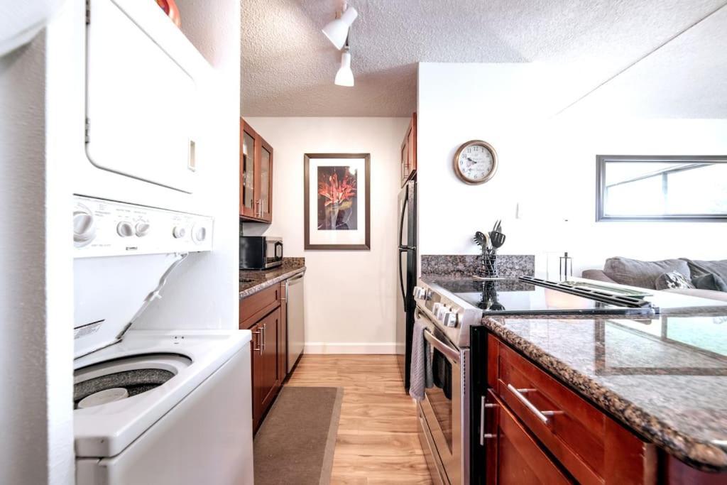Maui Oceanfront Haven: Beachside Retreat With Turtle & Whale Watching Apartment Wailuku