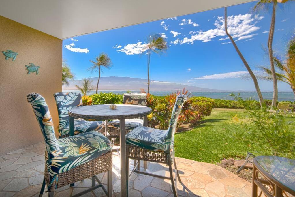 Apartment Maui Oceanfront Haven: Beachside Retreat With Turtle & Whale Watching
